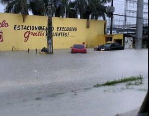 ruas que viraram rios em Manaus