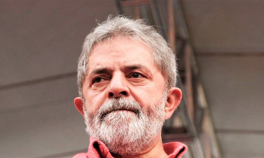 Lula continua preso