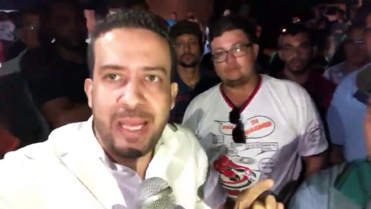 Resultado de imagem para andre janones greve dos caminhoneiros