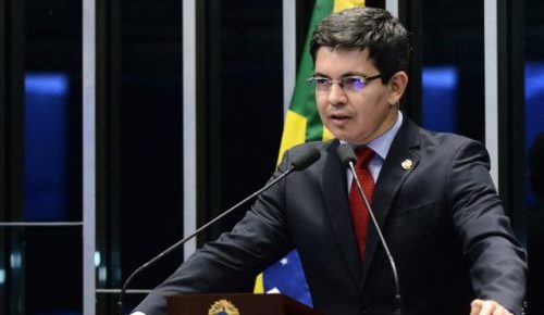 CPI das fake news quer material das contas removidas dos Bolsonaros