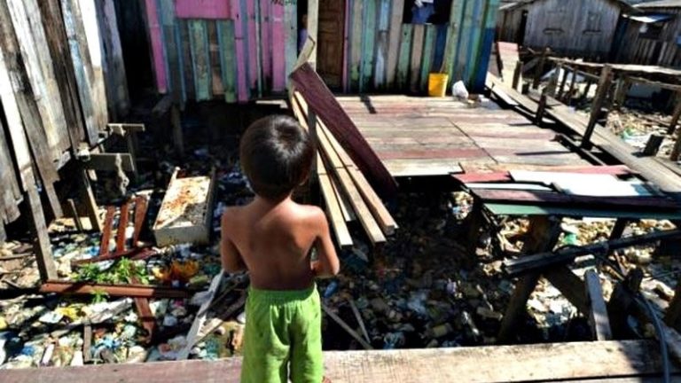 A chuva Amazonas está entre os piores em saneamento e abastecimento de água