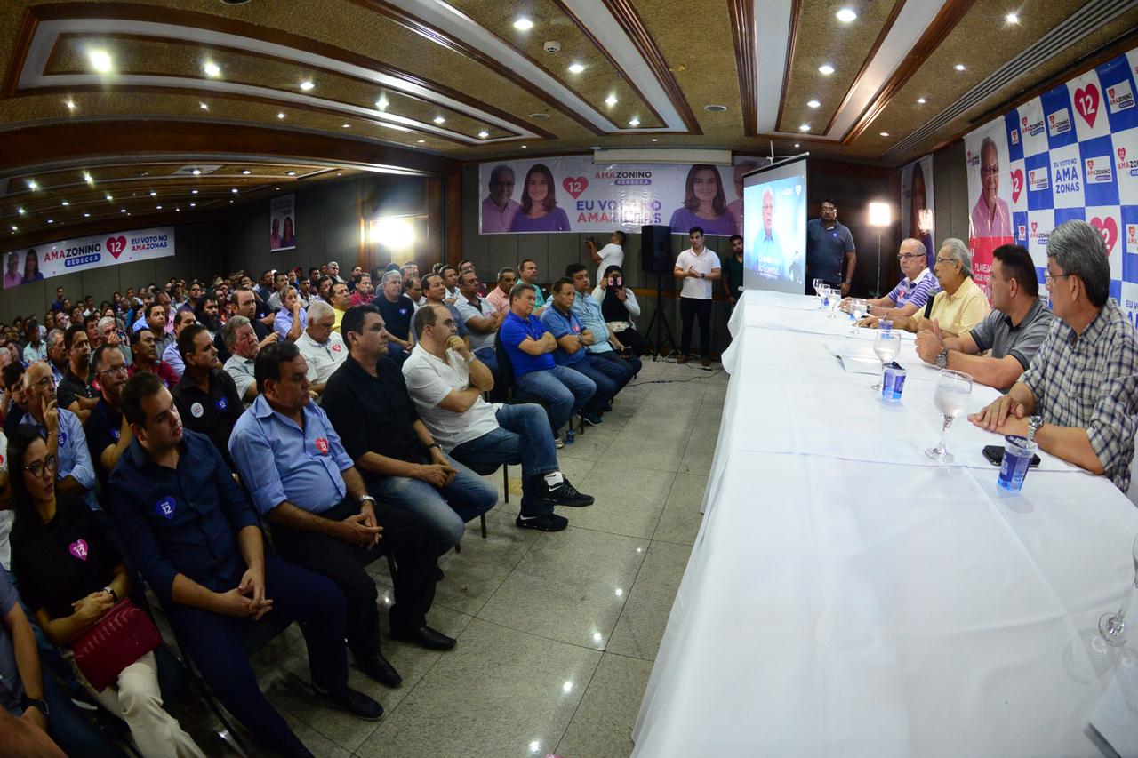 Reunião de prefeitos do interior com Amazonino Mendes garante apoio ao governador