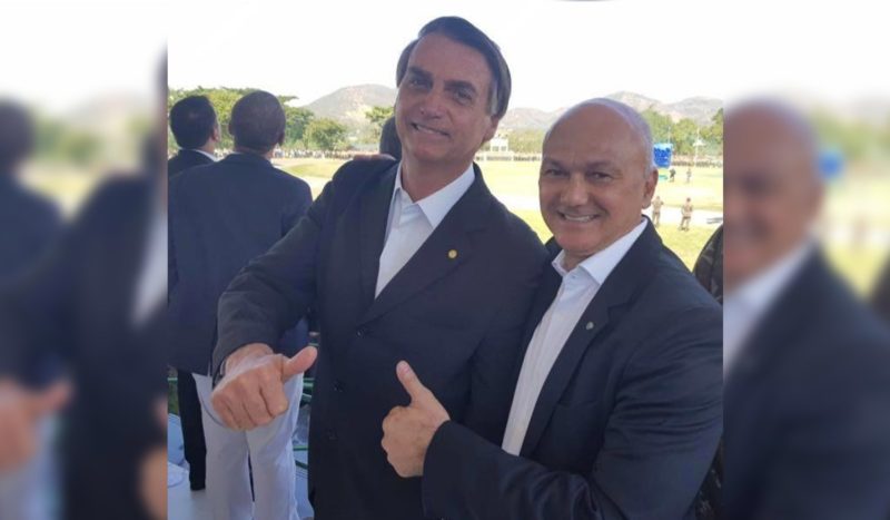 Fake na fake: Menezes desmente que tenha desistido do Senado