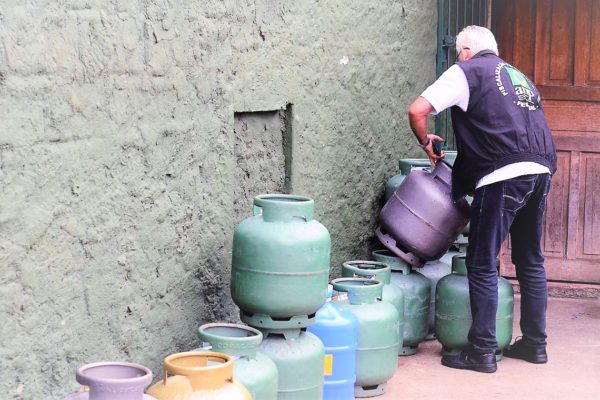 Bolsonaro zera alíquota do PIS e Cofins do gás de cozinha e diesel