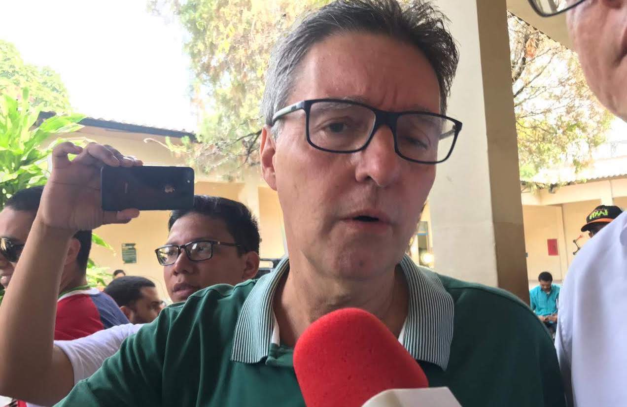 Rede formaliza candidatura de Luiz Castro a senador