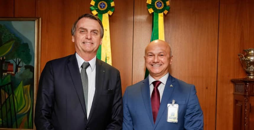 Sem a bancada, Menezes anuncia visita de Bolsonaro a Manaus