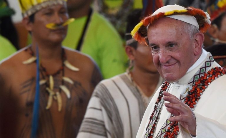 Papa Francisco abre mais espaço a mulheres na igreja na Amazônia