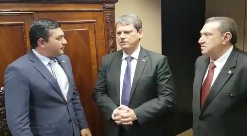 VÍDEO: Ministro confirma a Wilson Lima expedição à BR-319