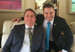 Alberto Neto é único da bancada do AM a apoiar Bolsonaro sobre isolamento