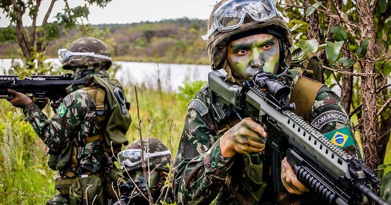 Exército brasileiro detém militares venezuelanos em Roraima