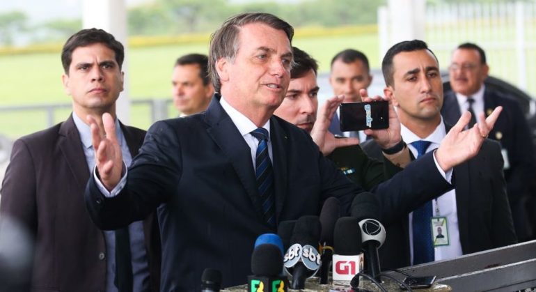 Bolsonaro é acusado na ONU por sabotar plano anticovid para indígenas