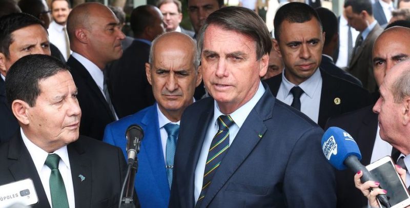 Ministro de Bolsonaro publica e apaga postagem sobre auxílio emergencial