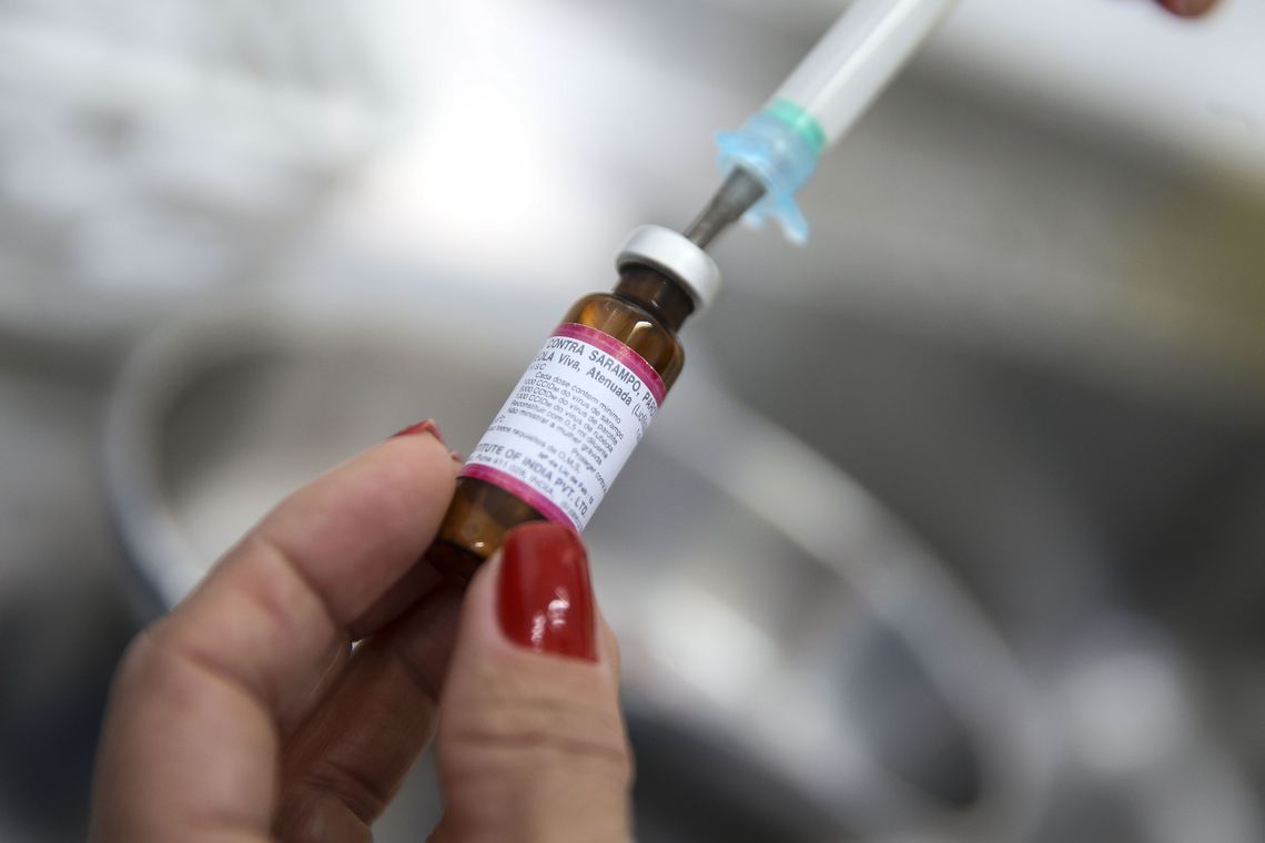 Dois mil voluntários de SP iniciam testes de vacina do coronavírus