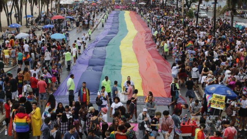 Vereadores aprovam proibição de criança em evento LGBTQIA+
