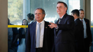 Bolsonaro e Guedes criam MP para ficar isentos por atos na pandemia
