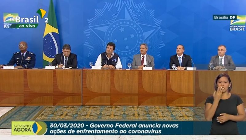 Ministro reafirma sugestão de isolamento social, contrariando Bolsonaro