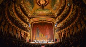 Teatro Amazonas - Coronavírus adia festivais de jazz e ópera e os ensaios dos bumbás