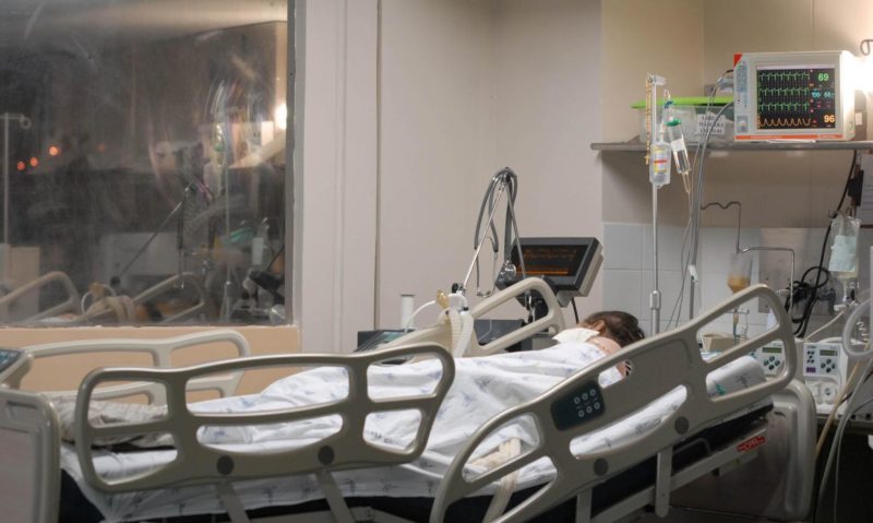 Pacientes intubados com sequelas, após alta hospitalar