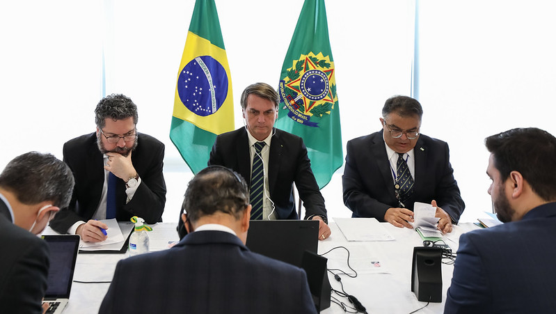 Chico Buarque se une a entidades que pedem impeachment de Bolsonaro