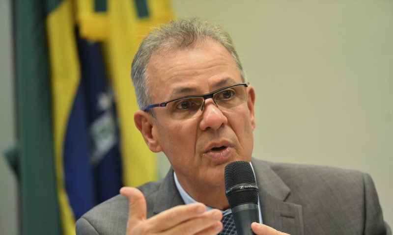 Ministro caiu por resistir aos R$ 100 bilhões do dono da Cigás