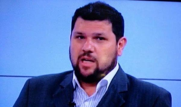 Moraes solta blogueiro Oswaldo Eustáquio, mas impõe restrições