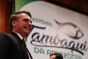 Bolsonaro tem até sexta para sancionar perdão de R$ 1 bilhão para igrejas