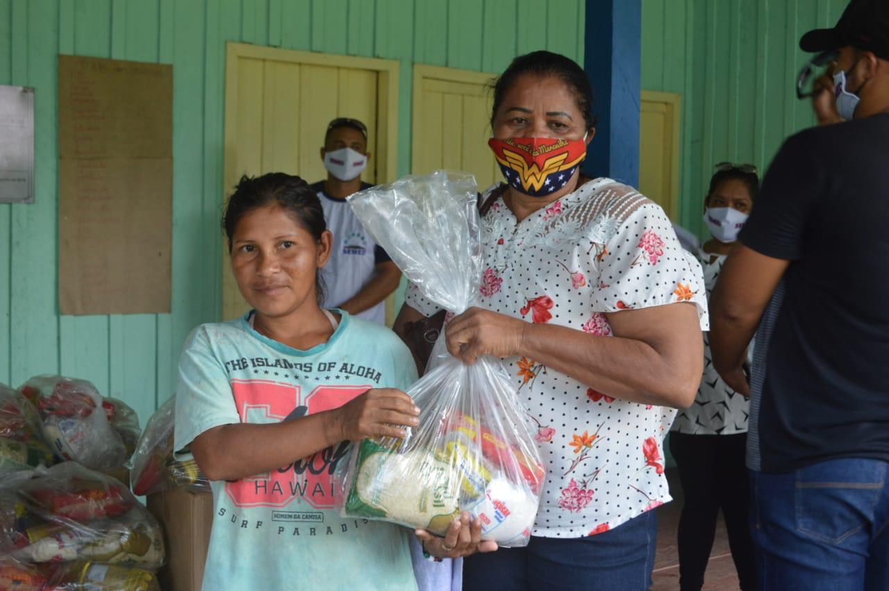 Administração de Adail Filho entrega 5 mil kits de merenda em Coari