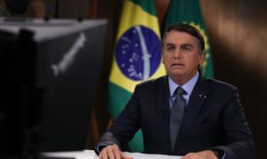 Aprovação de Bolsonaro despenca em sete capitais na campanha eleitoral
