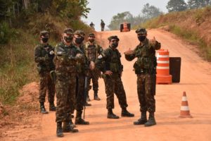 Governo desloca 3 mil soldados para Manaus para mostrar força na região