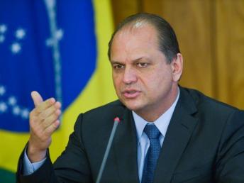 Indiciado em CPI, líder de Bolsonaro ainda indica aliada ao TST