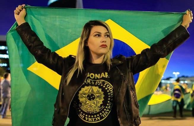 Sara Winter critica o governo e diz não reconhecer Bolsonaro