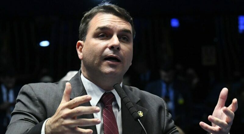 Conselho nega recurso de Flávio Bolsonaro contra inquérito eleitoral 