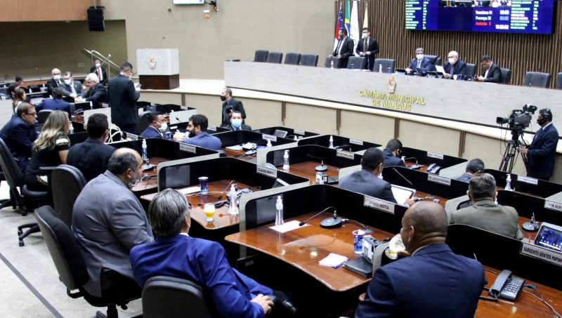 Câmara de Manaus vota novos salários do prefeito, vereadores e secretários