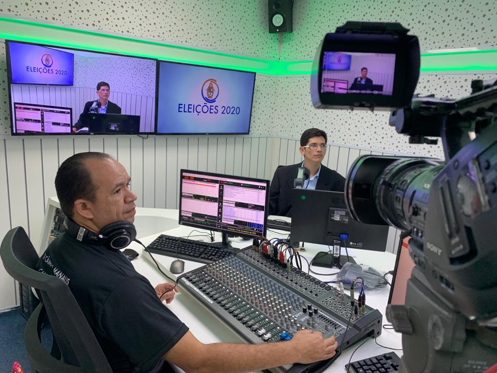 Rádio e TV Câmara Manaus. acompanharam a apuração das eleições