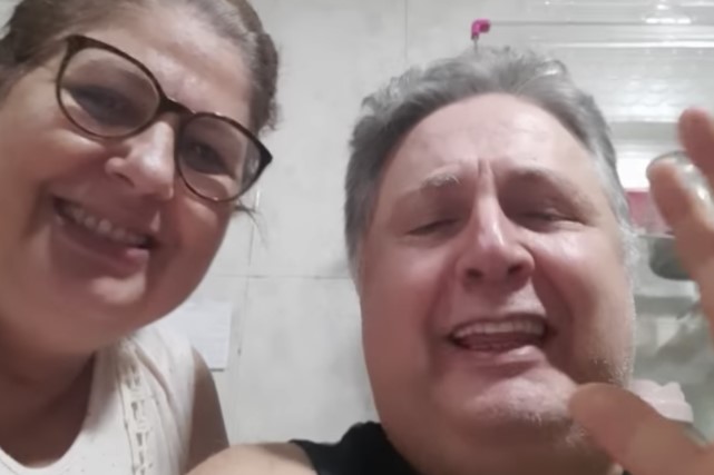Rosinha Matheus e Anthony Garotinho vendem chocotones neste Natal