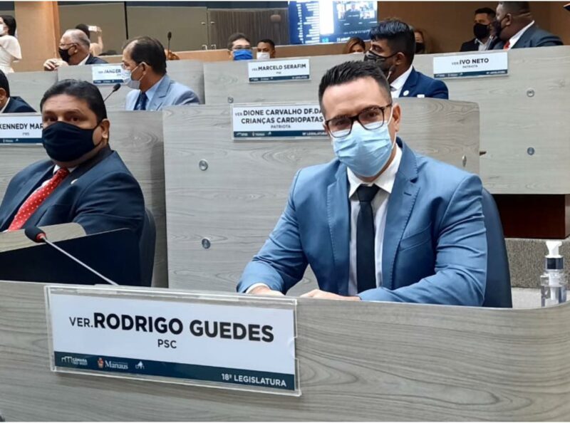 Vereador quer derrubar reajuste de salário dos colegas de Manaus