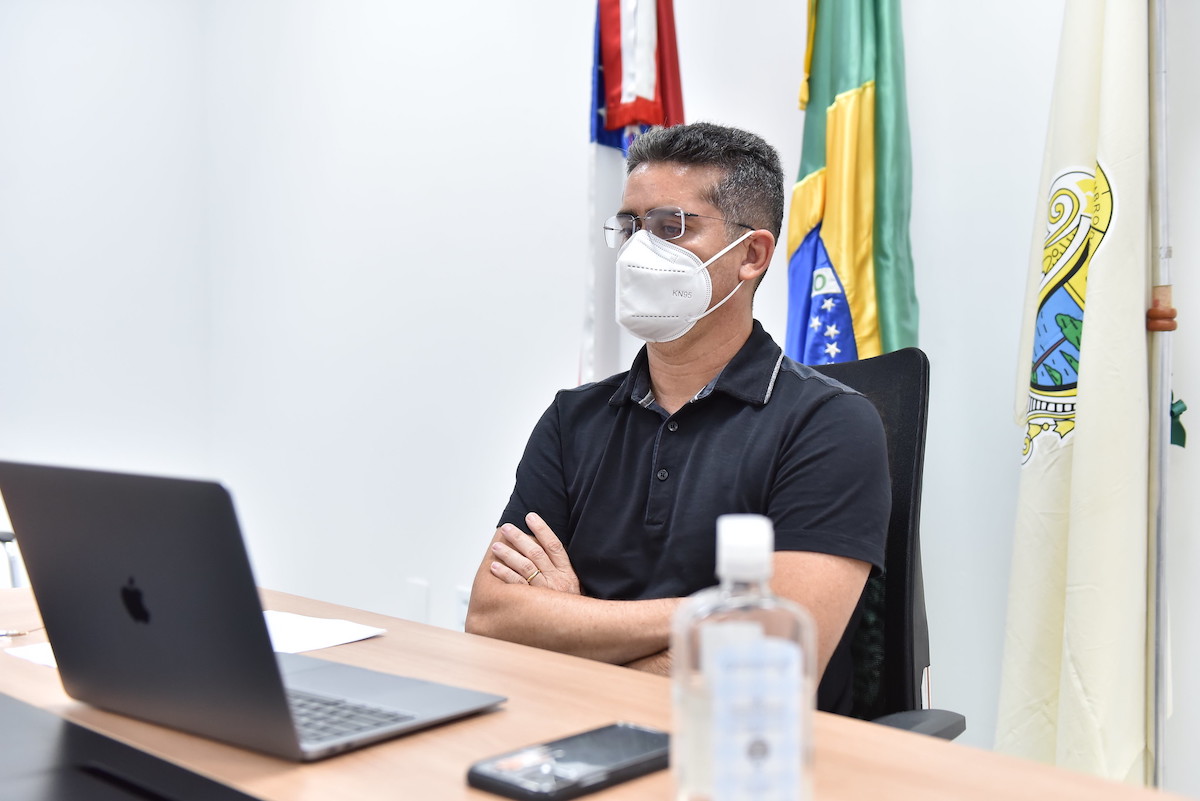 Prefeito de Manaus apura e cria comissão para punir “fura-filas”