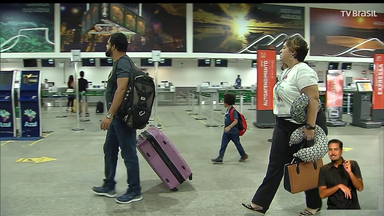 Menores que viajam desacompanhados dos pais precisam de autorização