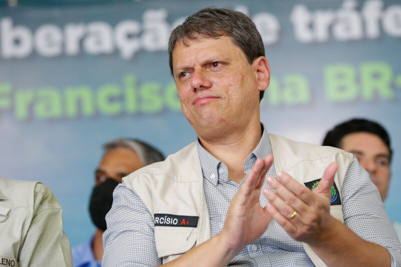 Ministro de Bolsonaro diz que caminhoneiros precisam desmamar do governo