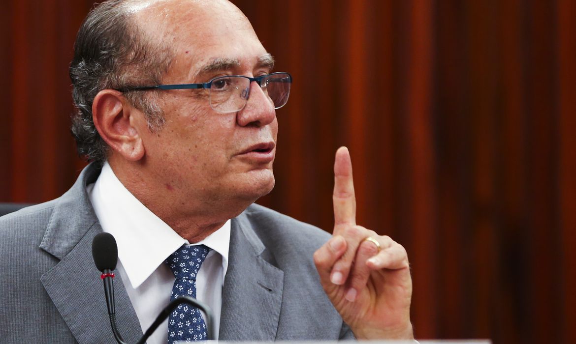 Mendes diz que ministro mente para esconder culpa de Bolsonaro