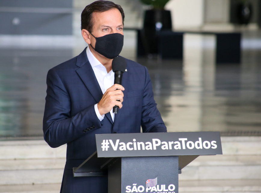 China libera insumos da vacina ao Brasil após reunião com Dória