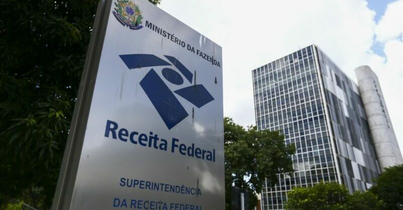 Arrecadação federal cai 1,5% em janeiro, mas superávit é de R$ 43 bi
