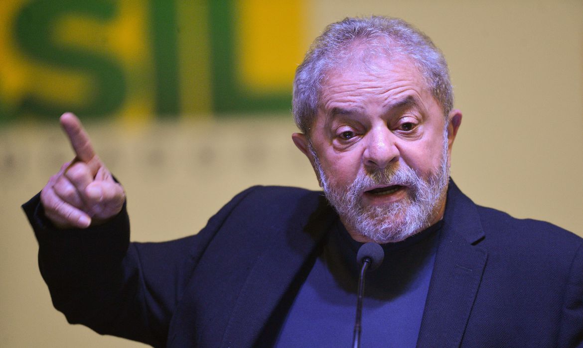 Pesquisa: 57% dos entrevistados acham justas as condenações de Lula