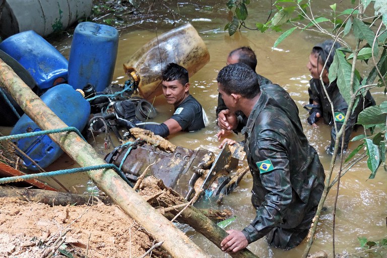Ministro do STF suspende regra que 'lava' ouro ilegal da Amazônia