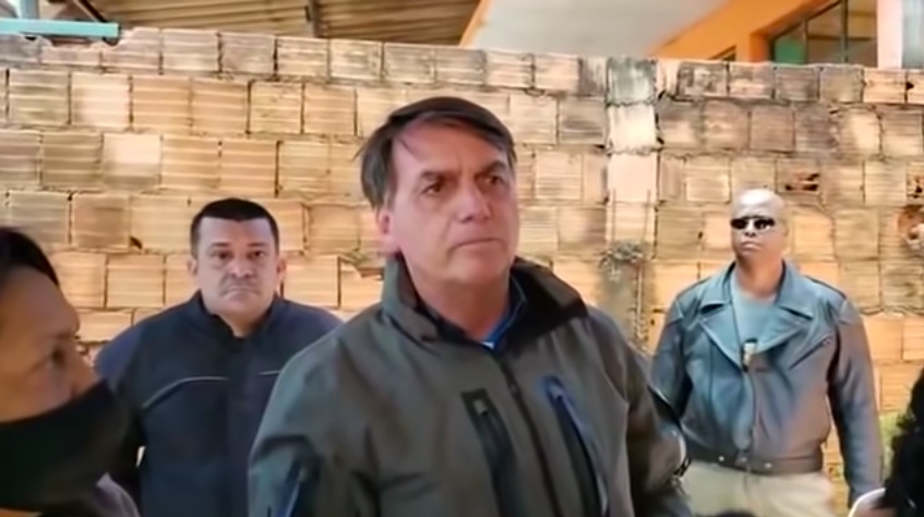 "patife" Bolsonaro atacou o governador de São Paulo, João Dória