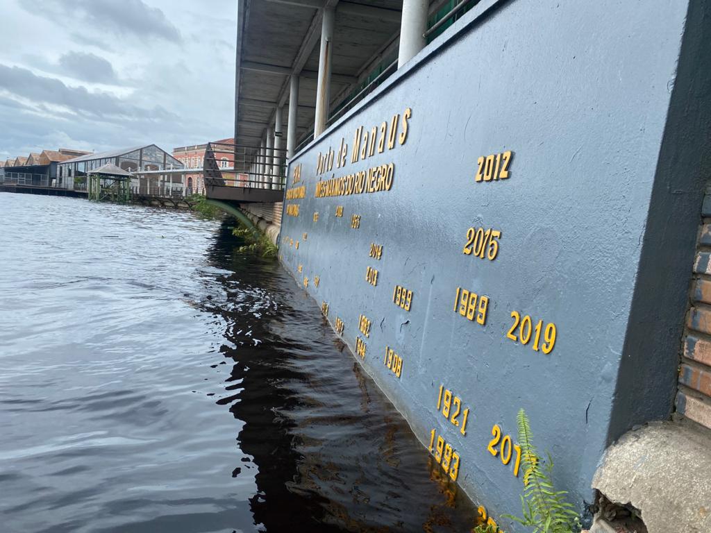 Rio Negro sobe menos da metade do que em 2021