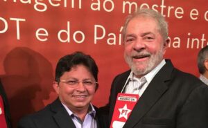 Sinésio Campos, presidente do PT-AM, em foto com Lula