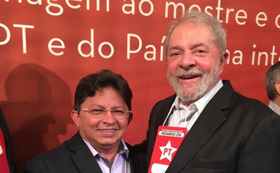 Sinésio Campos, presidente do PT-AM, em foto com Lula