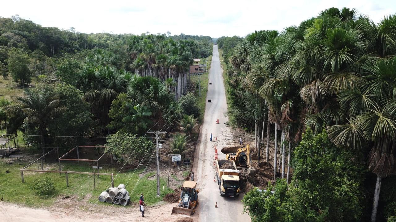 Governo do Amazonas abre licitação para obras e serviços na AM-010
