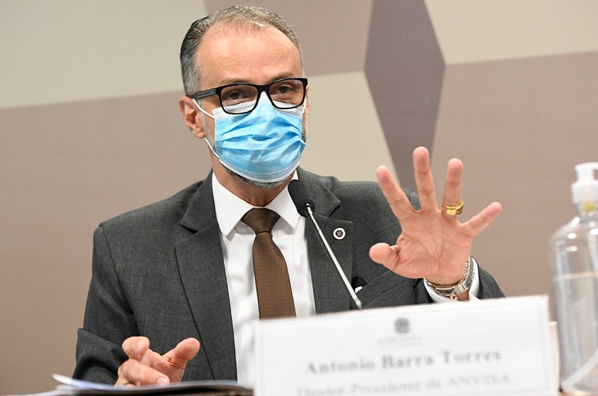 ‘Conduta de Bolsonaro difere da minha’, diz Barra Torres na CPI